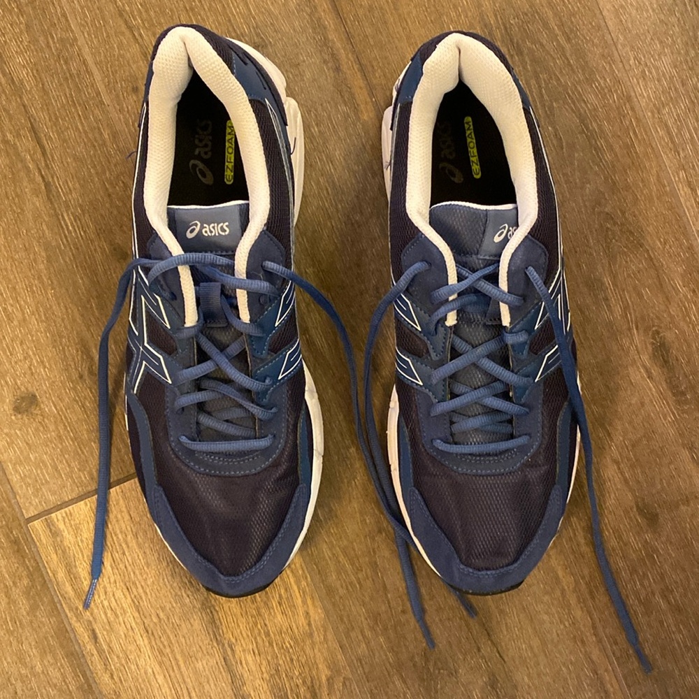 ASICS Easy Foam sneakers. Men’s size 12US.  Dark blue, White & blue accents.